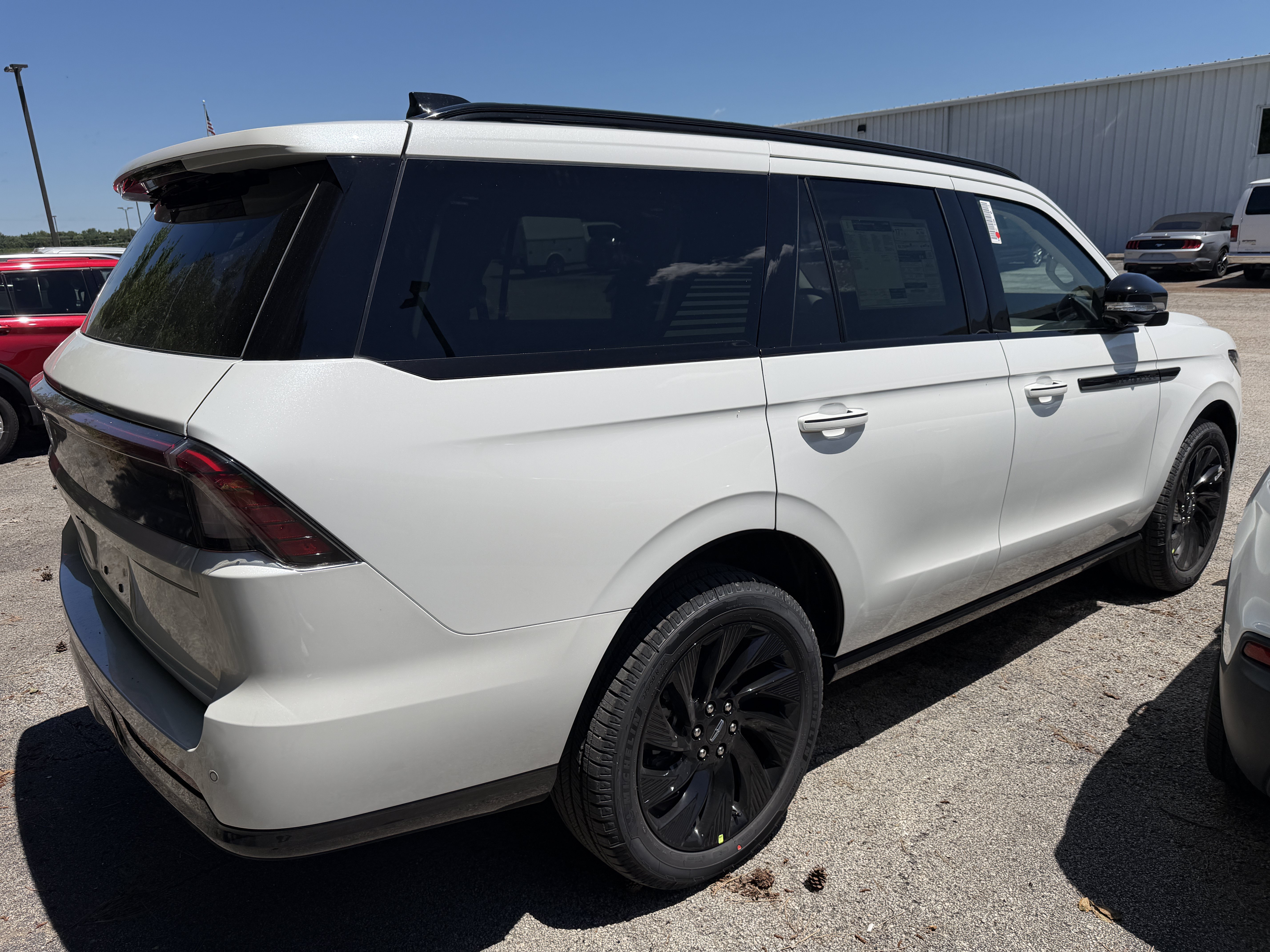 New 2027 Lincoln Navigator Reserve w/ Jet Appearance Package AWD/4WD image 11