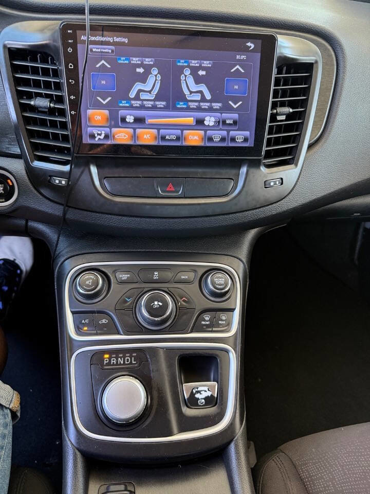 Used 2015 Chrysler 200 Limited image 20