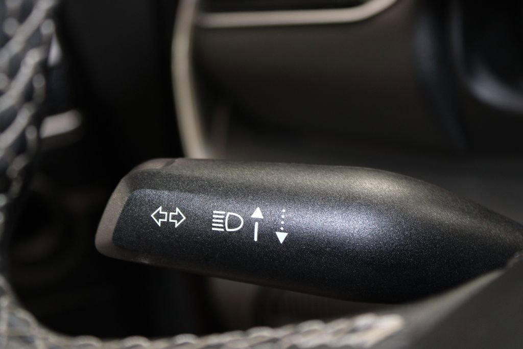 Used 2025 Jeep Wagoneer L Series II w/ 8-pass Seating Package image 46