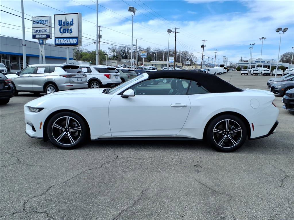 Used 2024 Ford Mustang Premium image 7