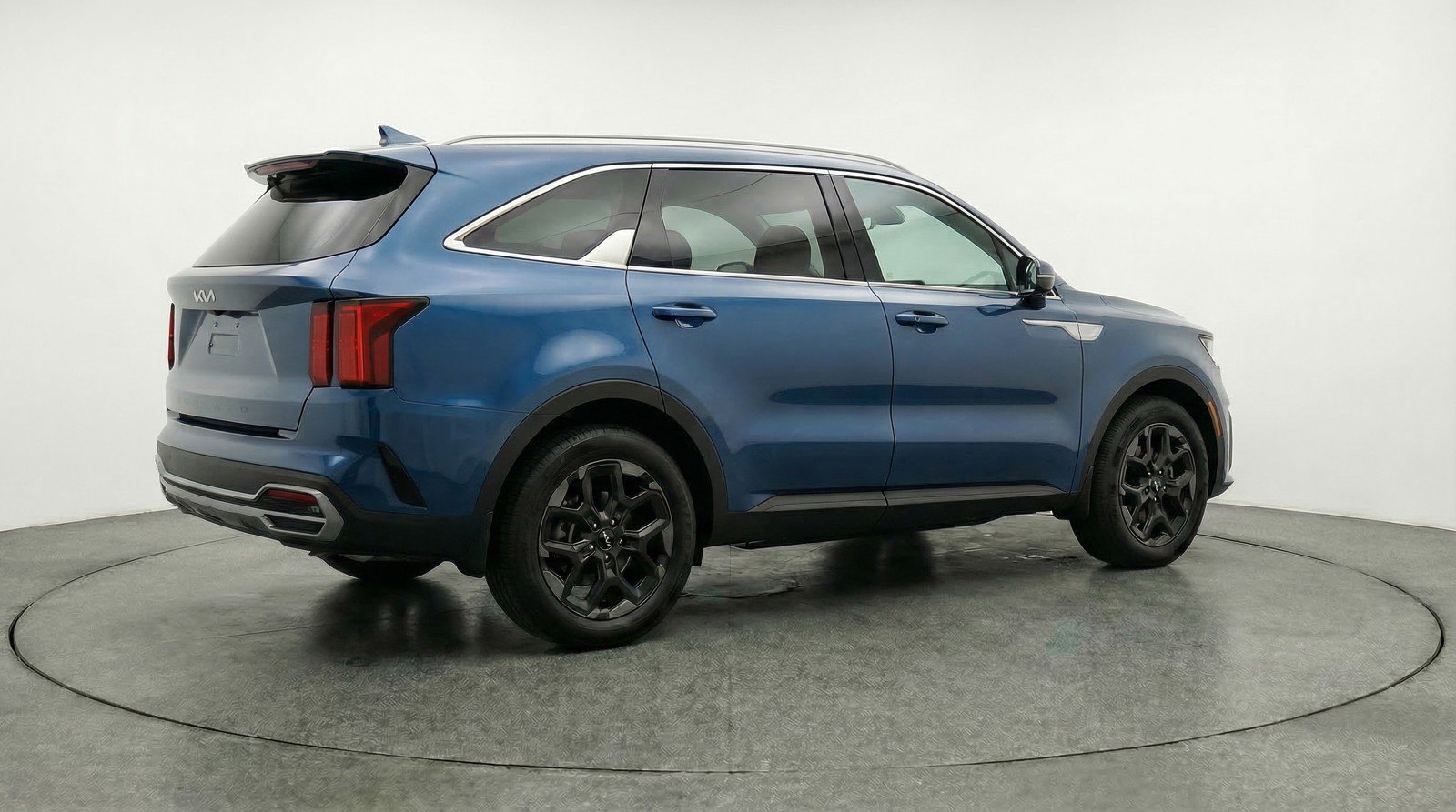 Used 2024 Kia Sorento S image 9