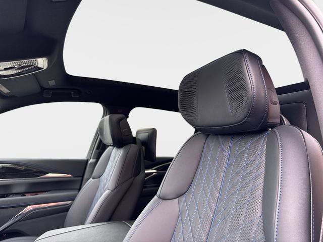 New 2026 Cadillac Escalade IQ Sport 1 w/ LPO, ONYX Package image 18