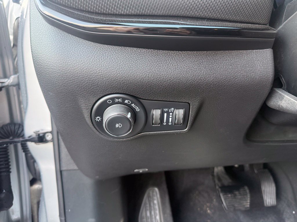 New 2026 Jeep Compass Latitude AWD/4WD image 15
