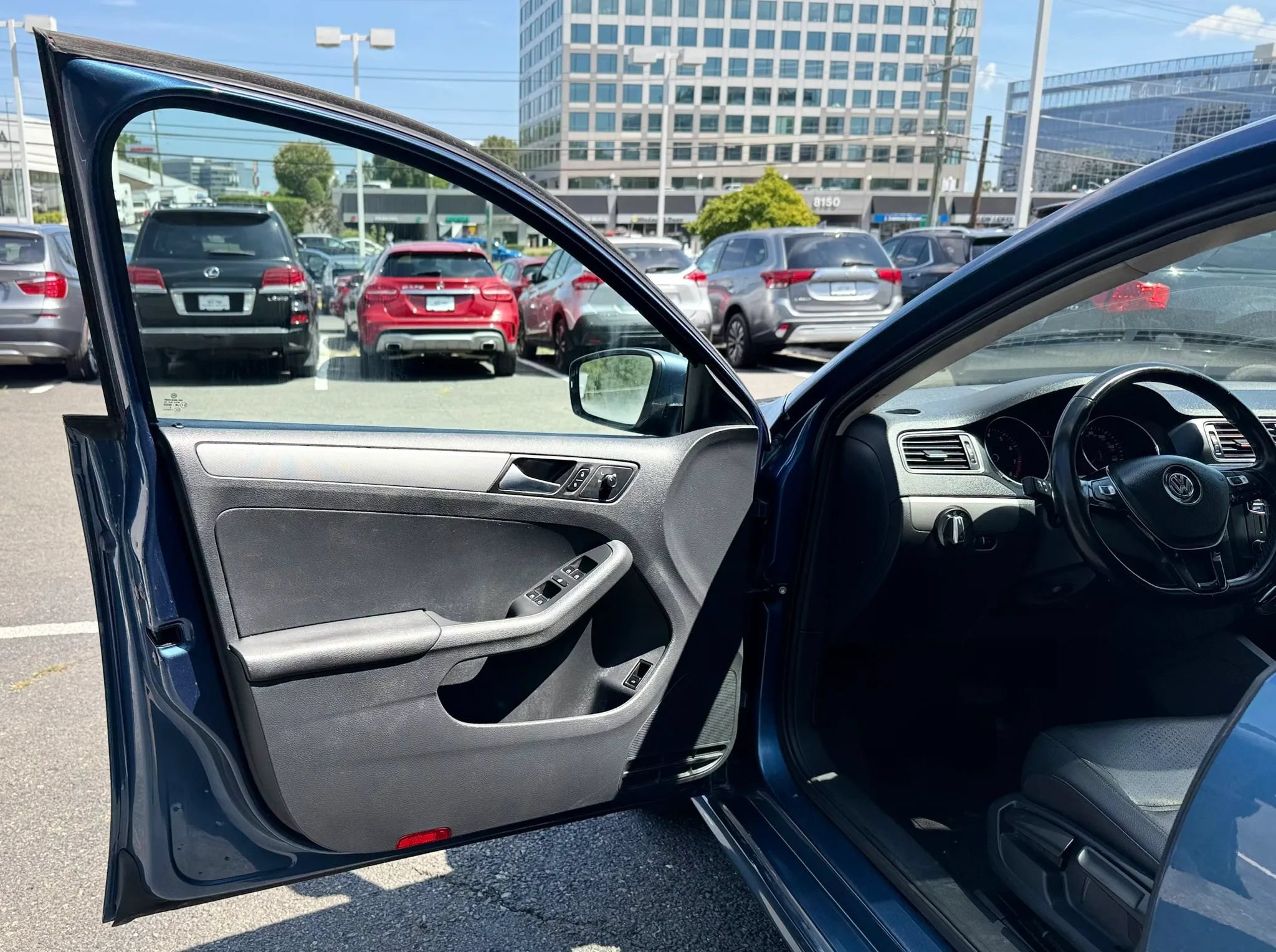 Used 2017 Volkswagen Jetta SE FWD image 9