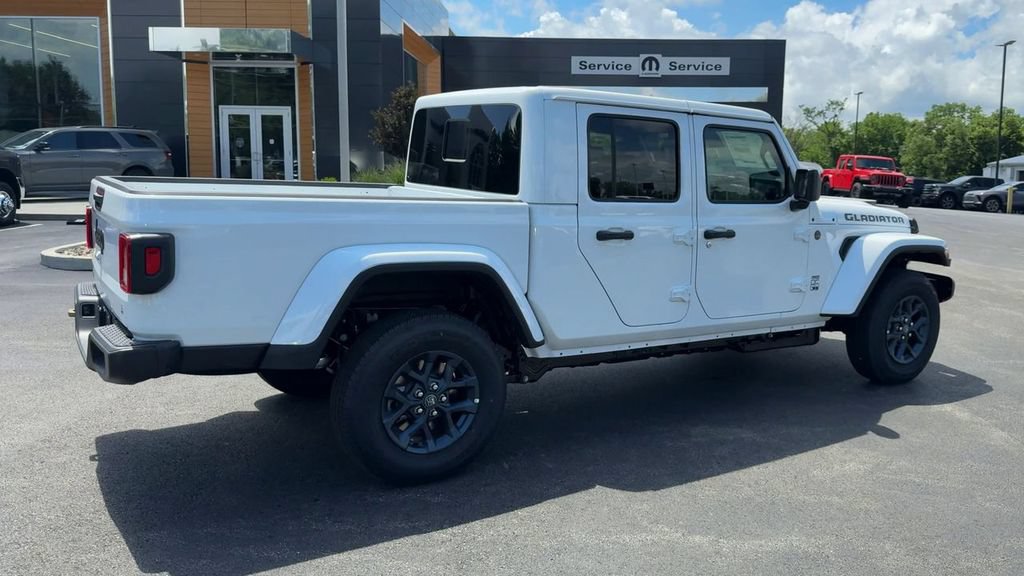 New 2026 Jeep Gladiator Sport AWD/4WD image 7