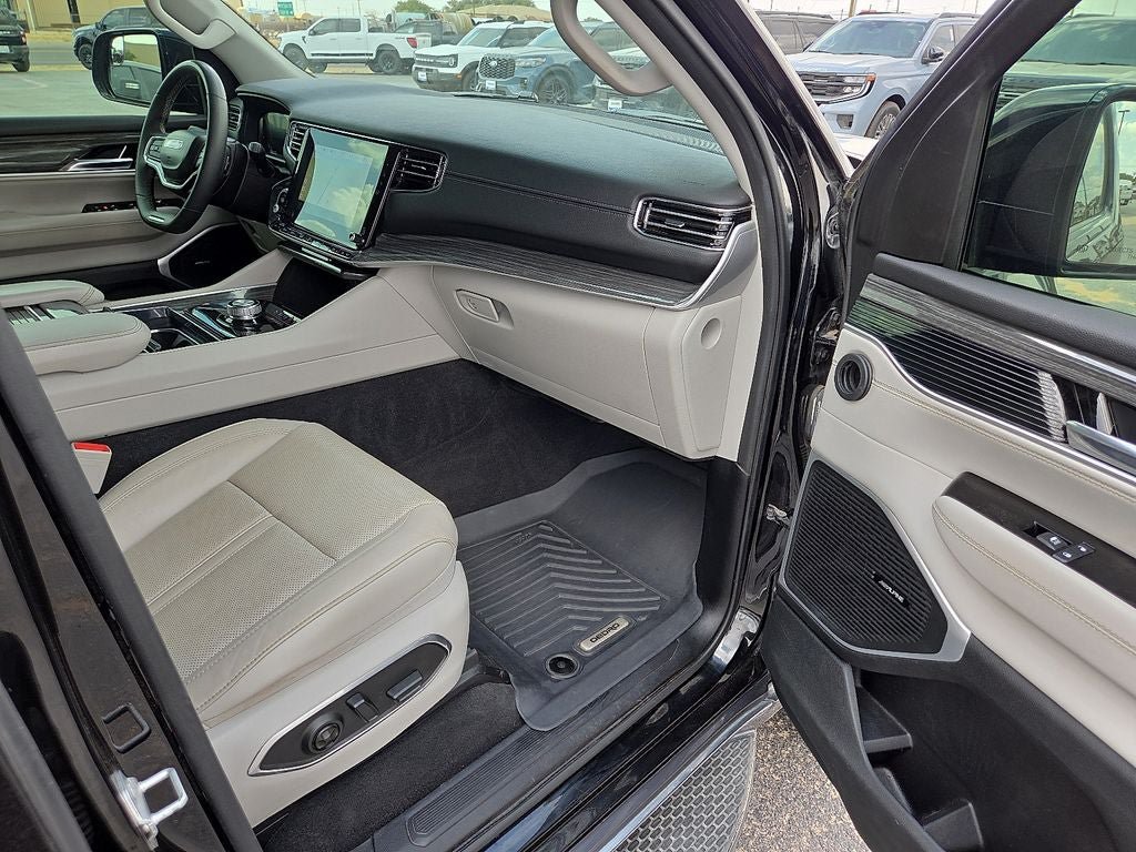 Used 2022 Jeep Wagoneer Series II RWD image 11