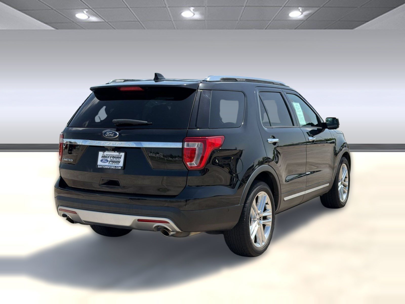 Used 2017 Ford Explorer Limited w/ Equipment Group 301A FWD image 9