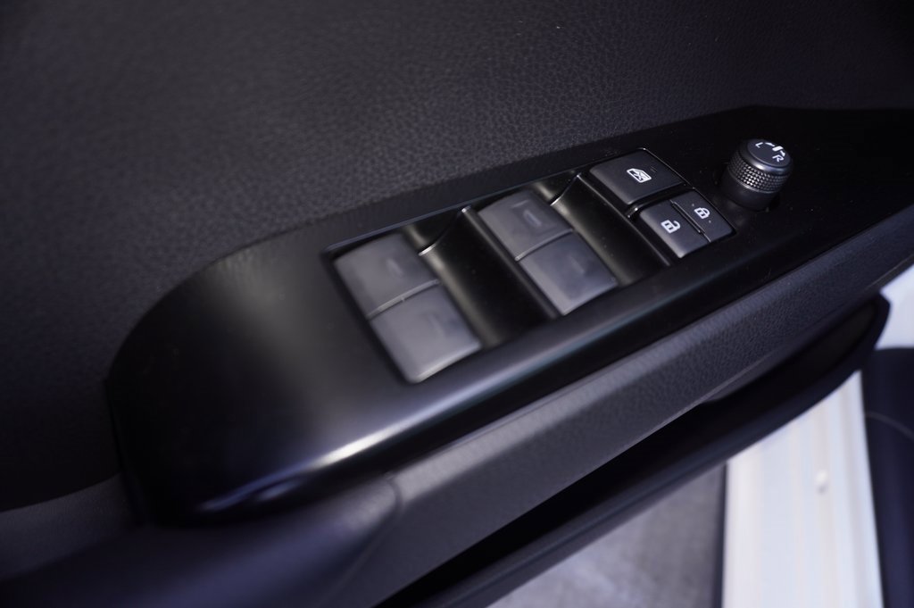 New 2026 Toyota Camry Hybrid image 9