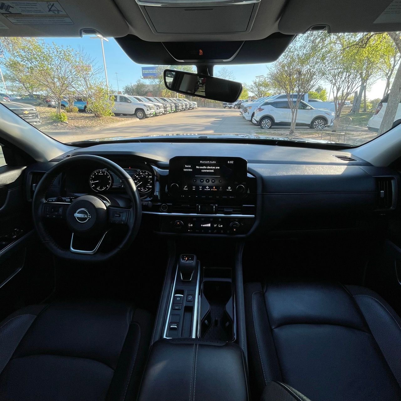 Used 2024 Nissan Pathfinder SL FWD image 11