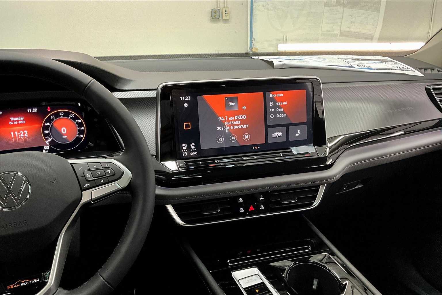 New 2025 Volkswagen Atlas Peak Edition SE image 9