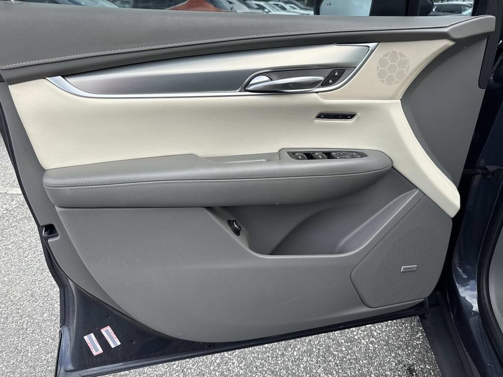 Used 2018 Cadillac XT5 Luxury w/ Driver Awareness Package FWD image 21