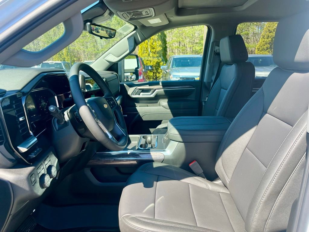 New 2026 Chevrolet Silverado 2500 LTZ w/ LTZ Premium Package AWD/4WD image 11