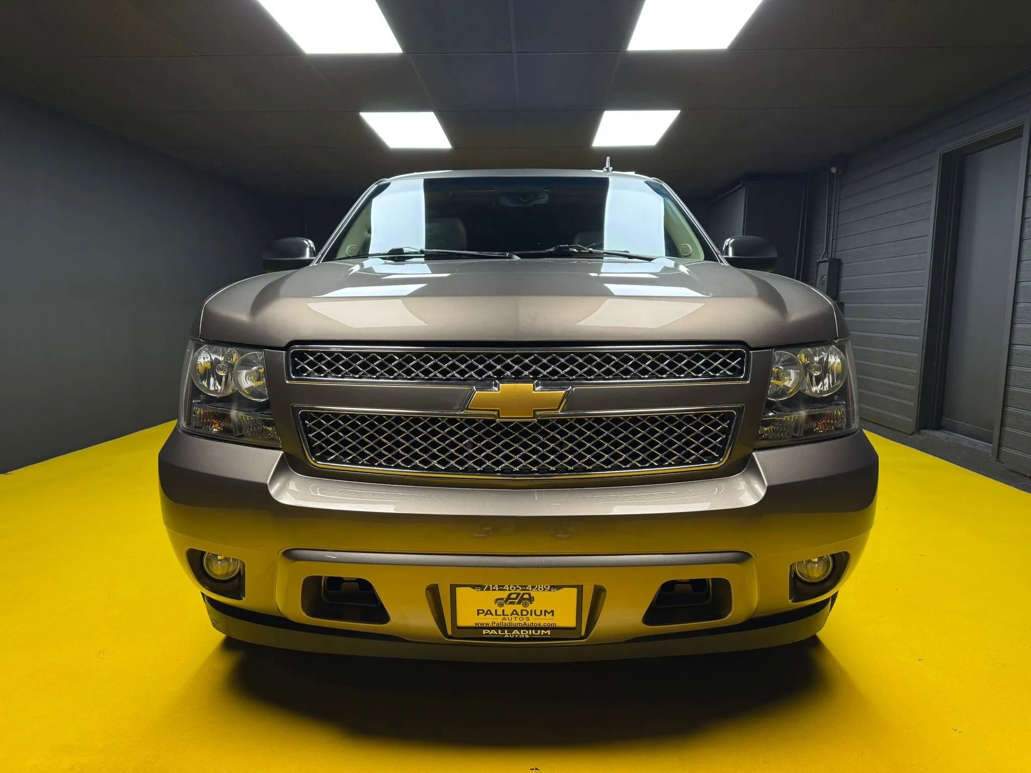 Used 2012 Chevrolet Suburban LTZ image 2