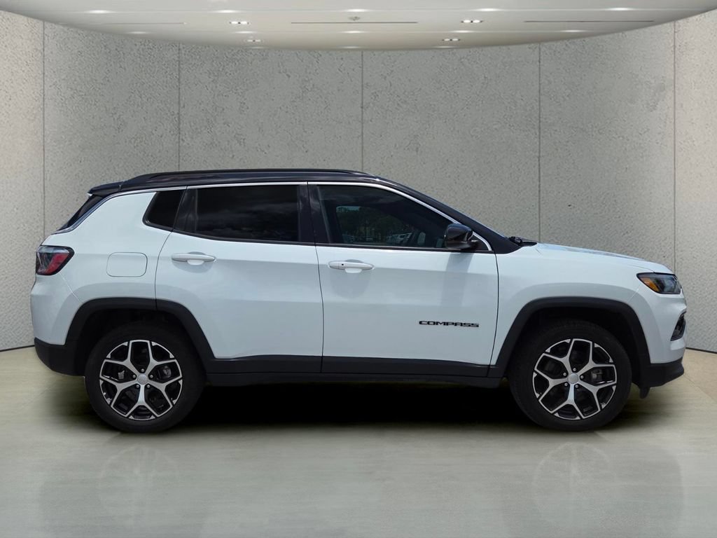 Used 2024 Jeep Compass Limited AWD/4WD image 2
