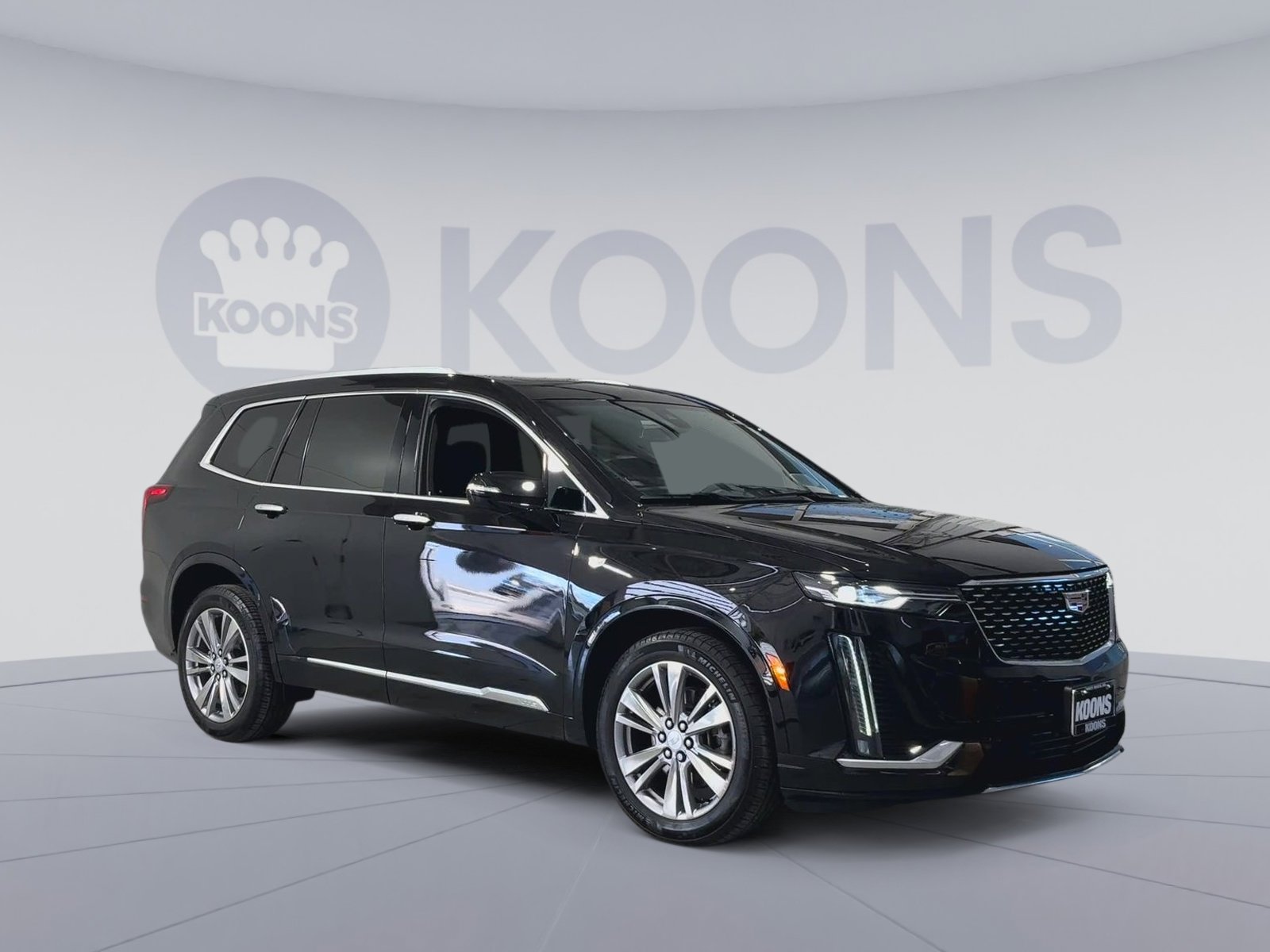 Used 2024 Cadillac XT6 Premium Luxury image 2