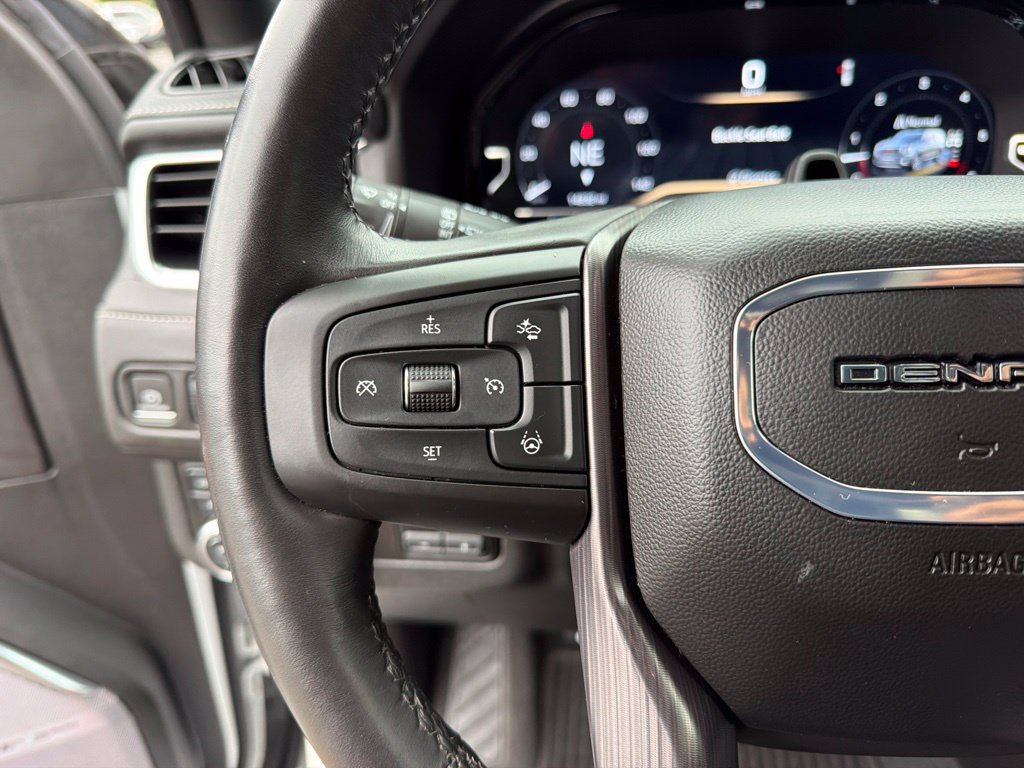 Used 2024 GMC Yukon XL Denali Ultimate AWD/4WD image 17