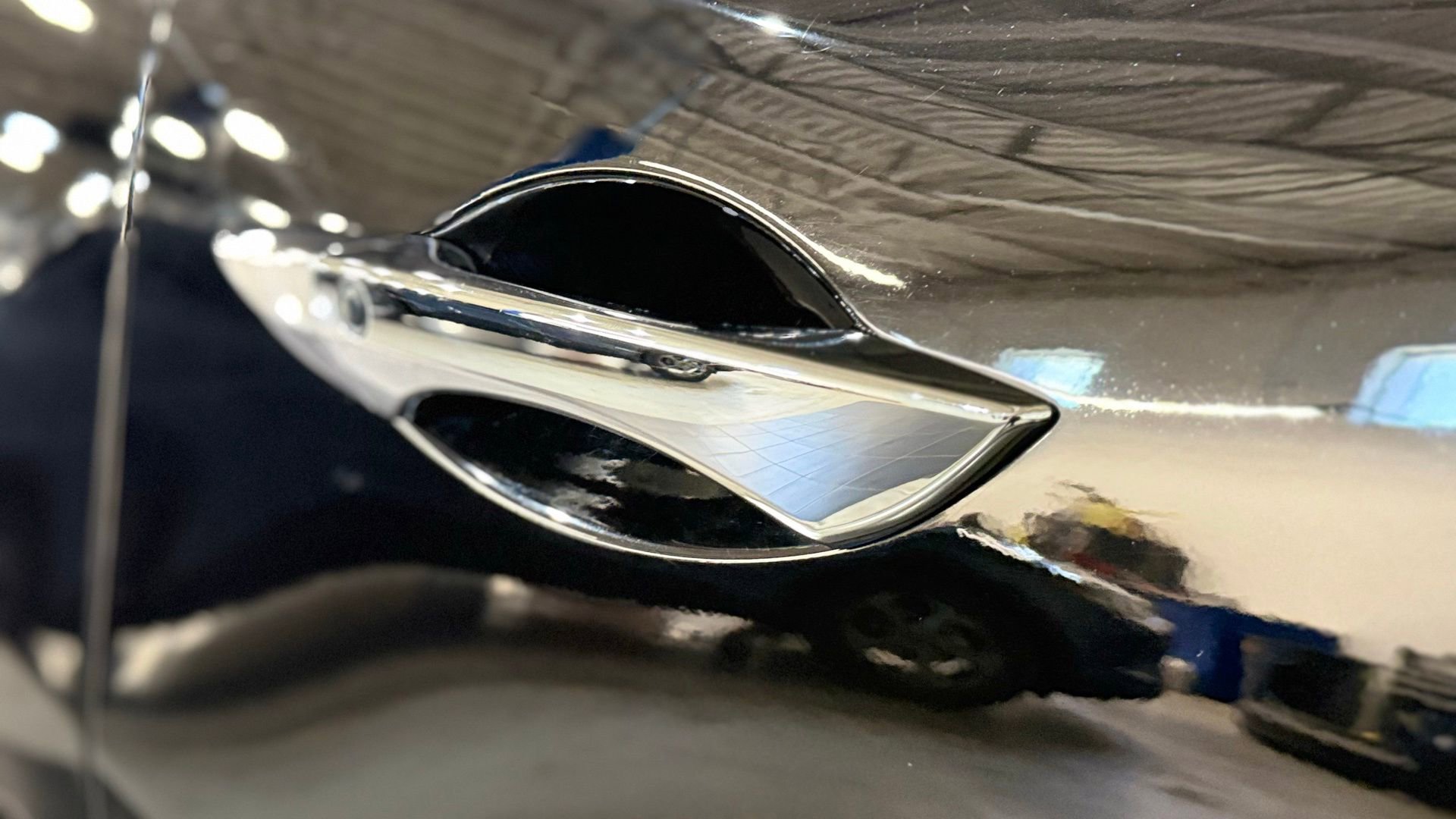 Used 2017 Acura MDX SH-AWD w/ Advance Package image 16