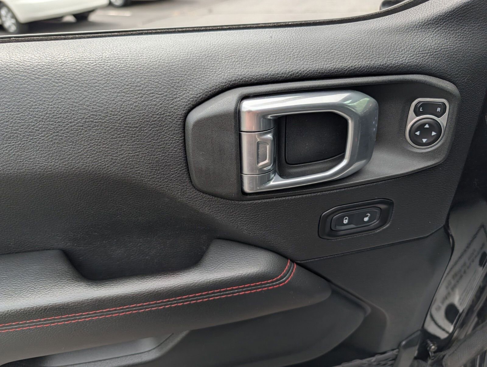 Used 2021 Jeep Wrangler Unlimited Rubicon AWD/4WD image 34