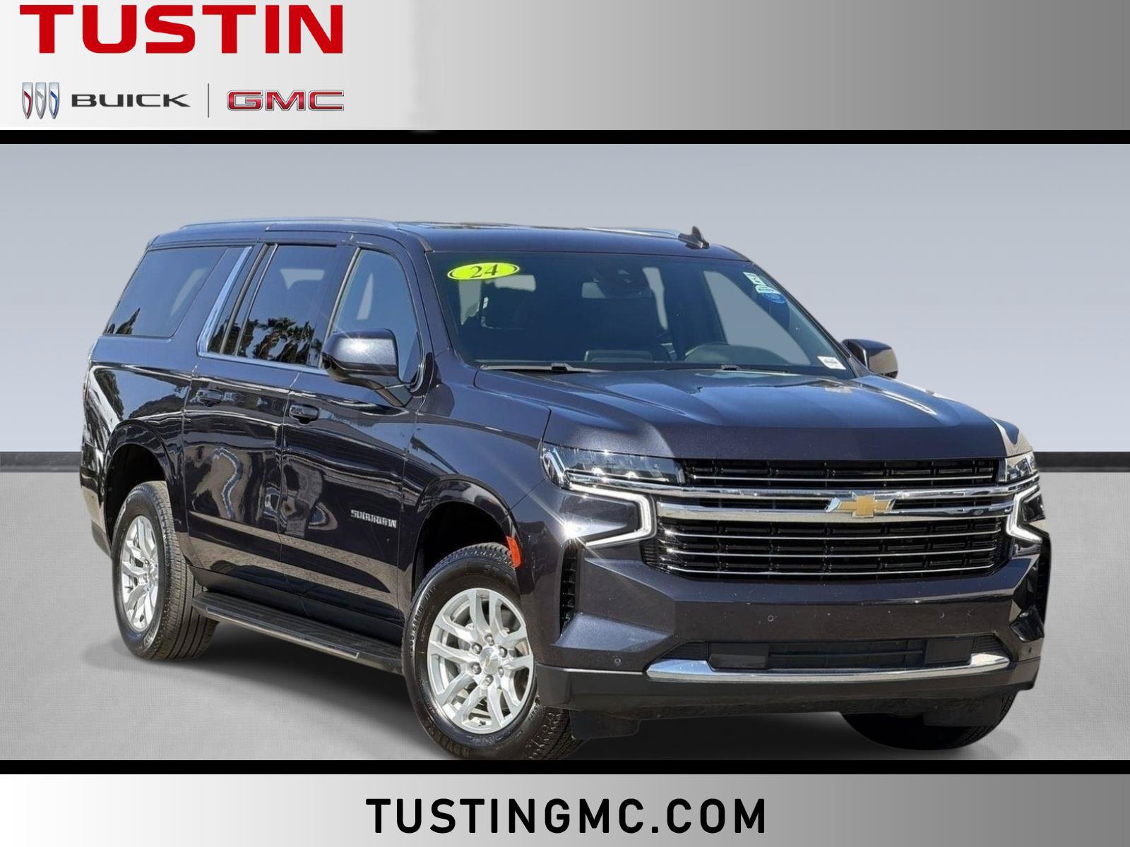 Used 2024 Chevrolet Suburban LT RWD image 1