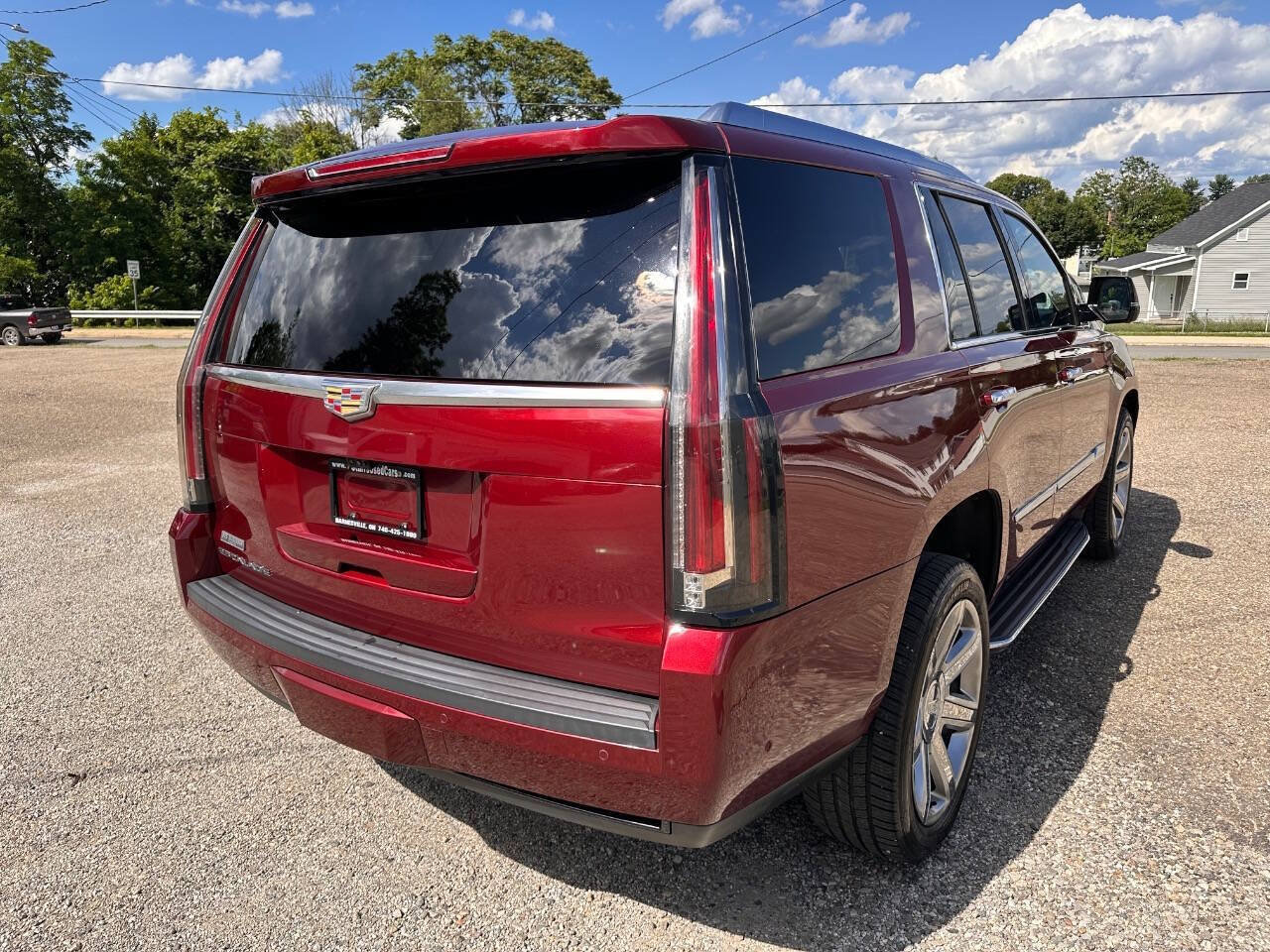 Used 2017 Cadillac Escalade Luxury AWD/4WD image 16