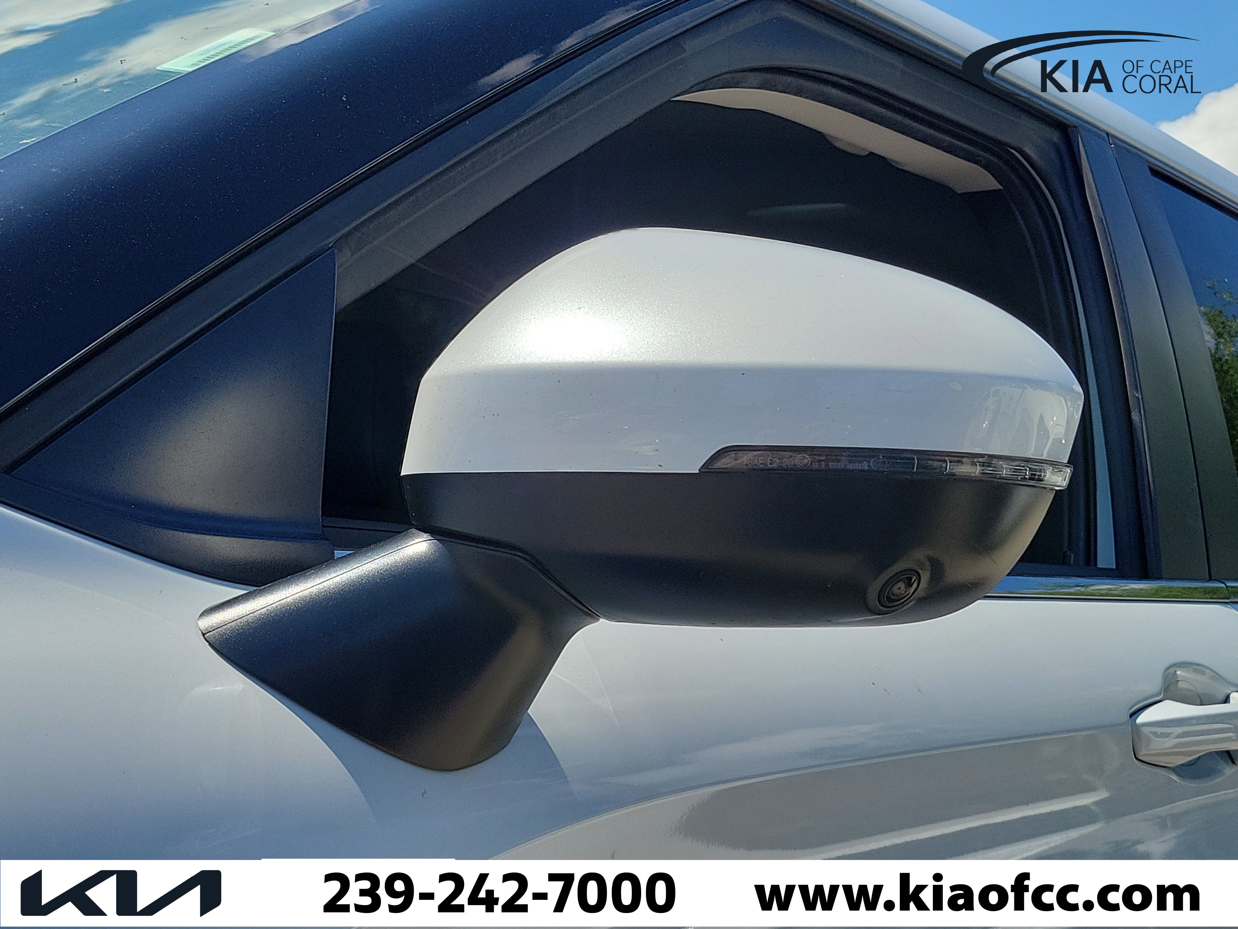 Used 2023 Mitsubishi Outlander SE Black Edition FWD image 4