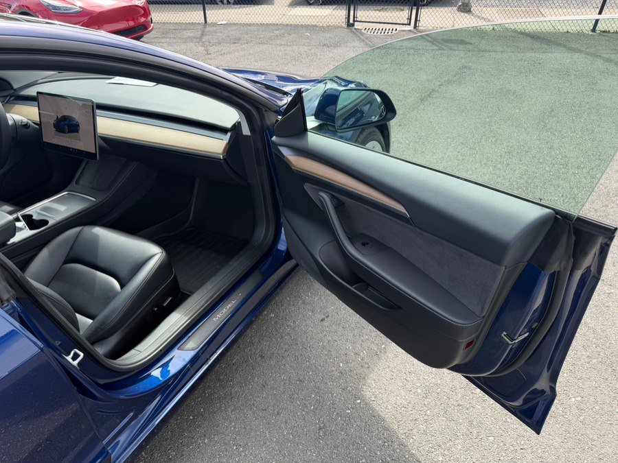 Used 2023 Tesla Model 3 Standard Range image 35