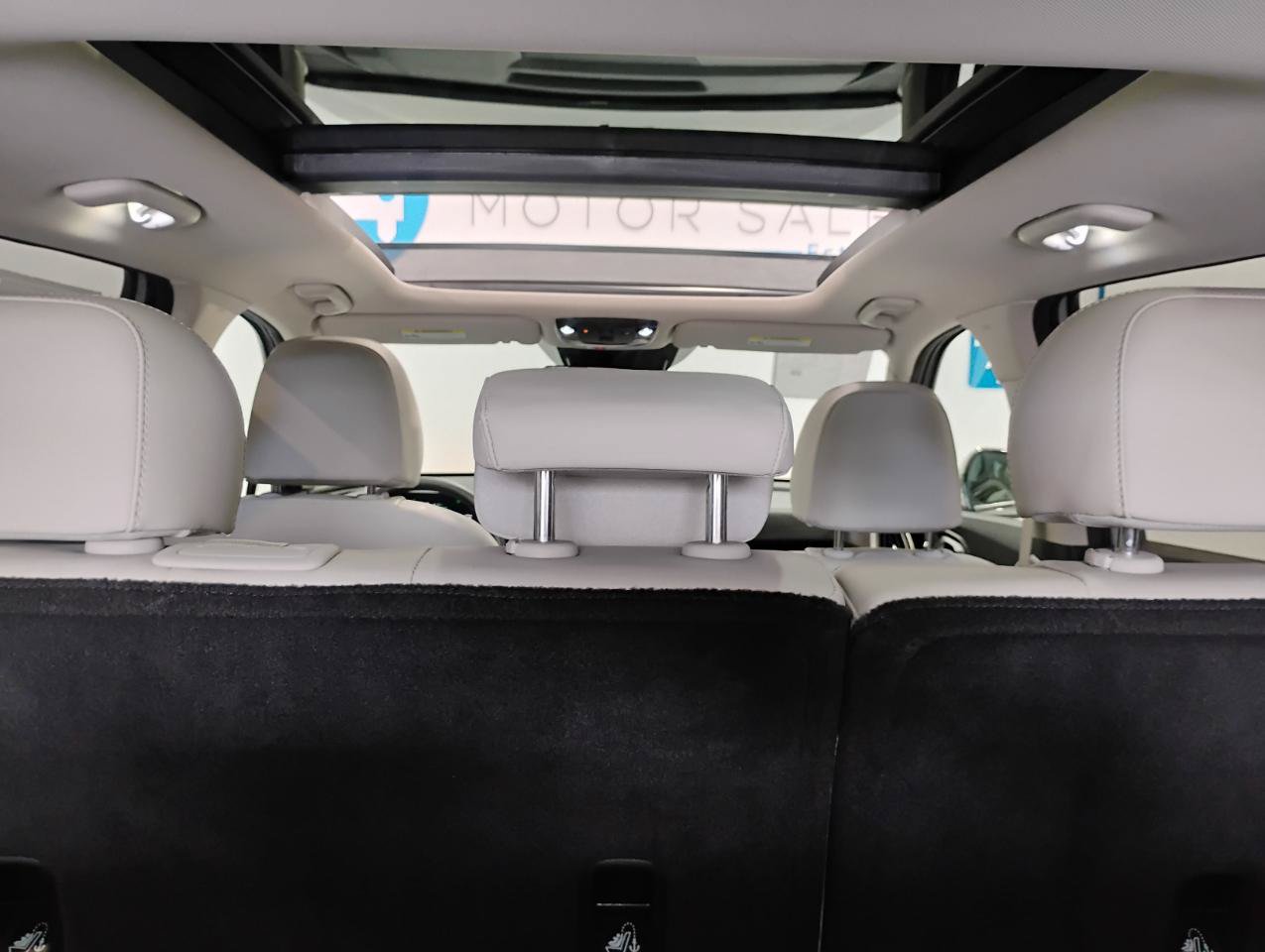 Used 2025 Kia Sorento S w/ Panoramic Sunroof Package FWD image 11