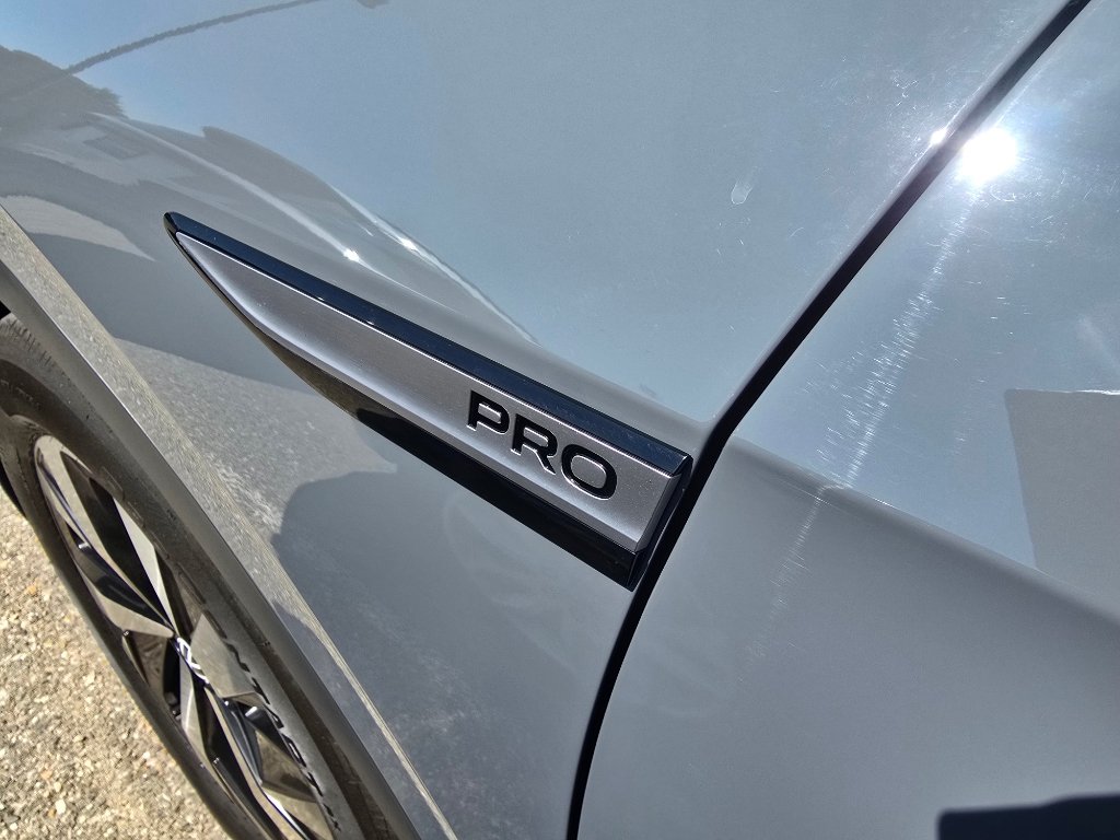 Used 2023 Volkswagen ID.4 Pro RWD image 8