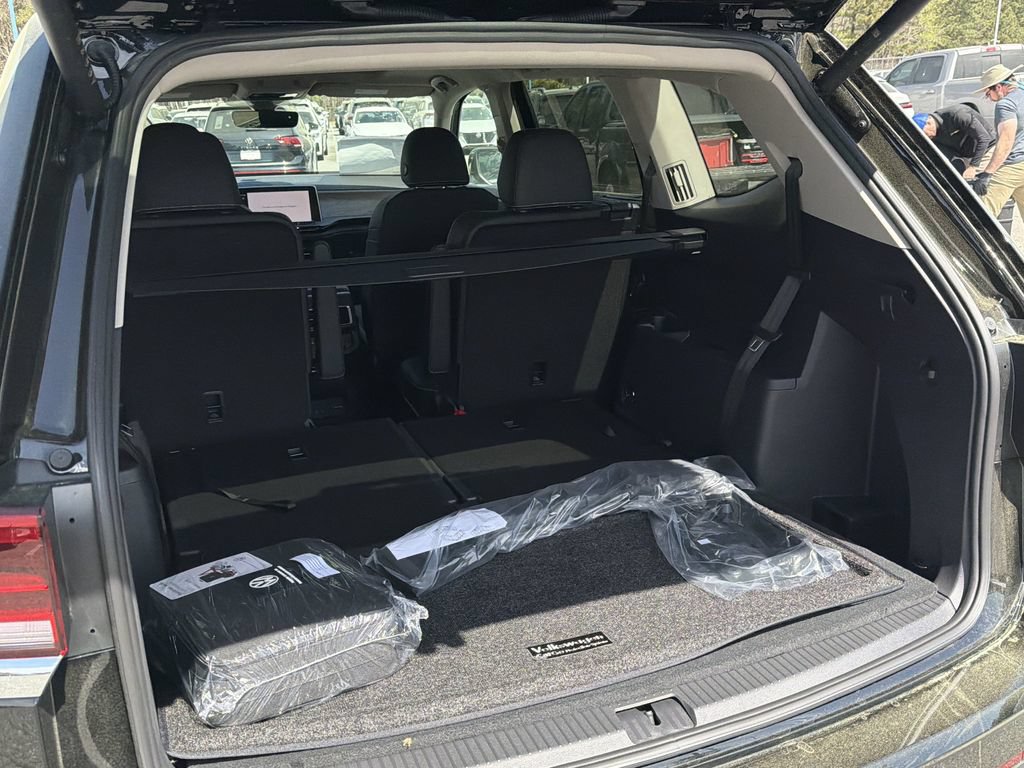 New 2026 Volkswagen Atlas SE FWD image 35
