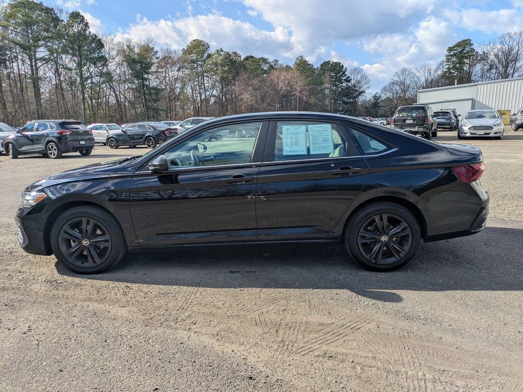 Used 2023 Volkswagen Jetta SE image 7