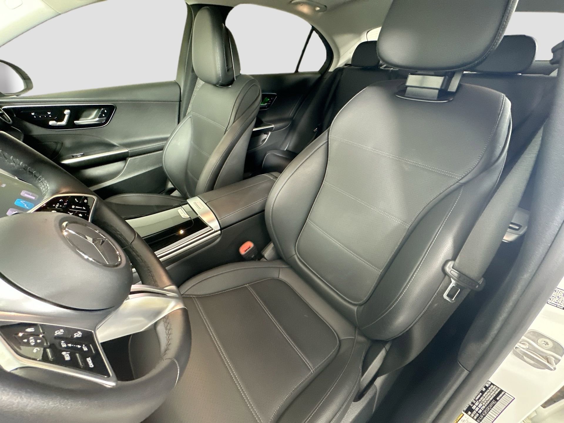 Used 2025 Mercedes-Benz C 300 Sedan image 24