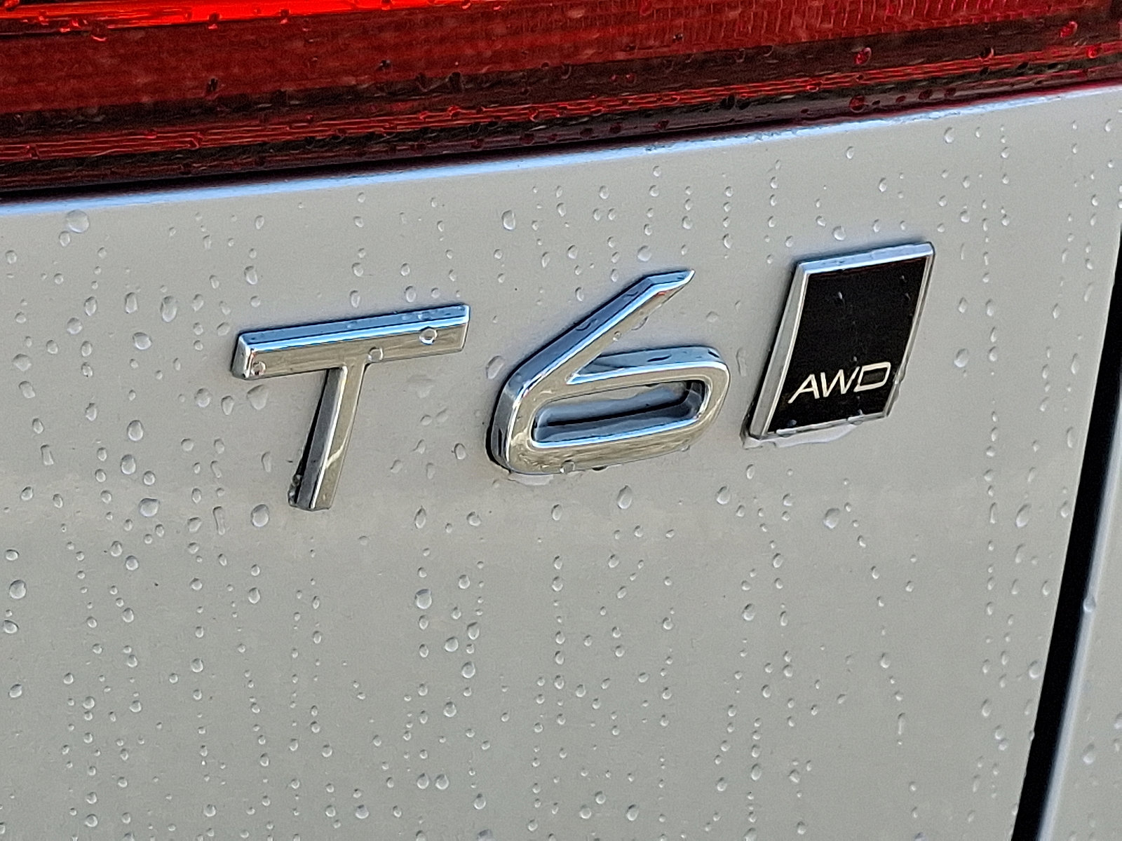 Used 2019 Volvo XC60 T6 Momentum w/ Multimedia Package image 33