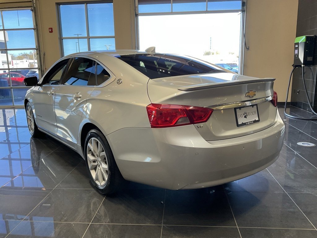 Used 2016 Chevrolet Impala LT w/ Convenience Package image 5