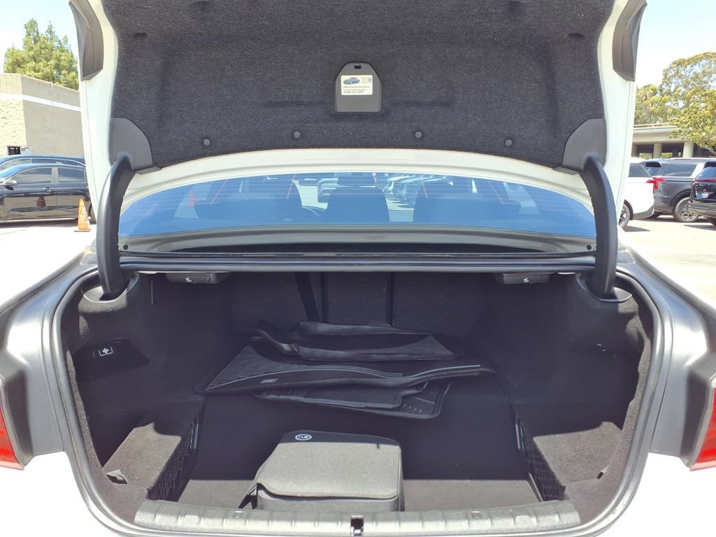 Used 2018 BMW 530e xDrive AWD/4WD image 23