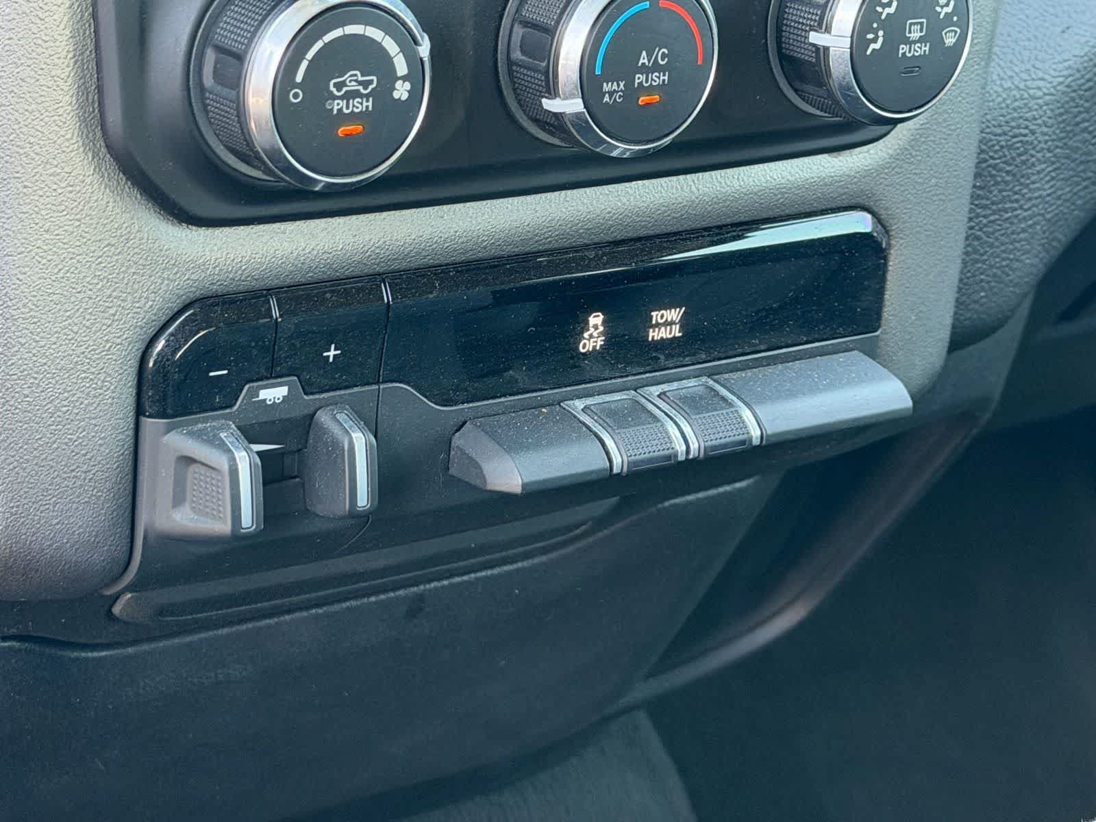 Used 2019 RAM 1500 Big Horn AWD/4WD image 29