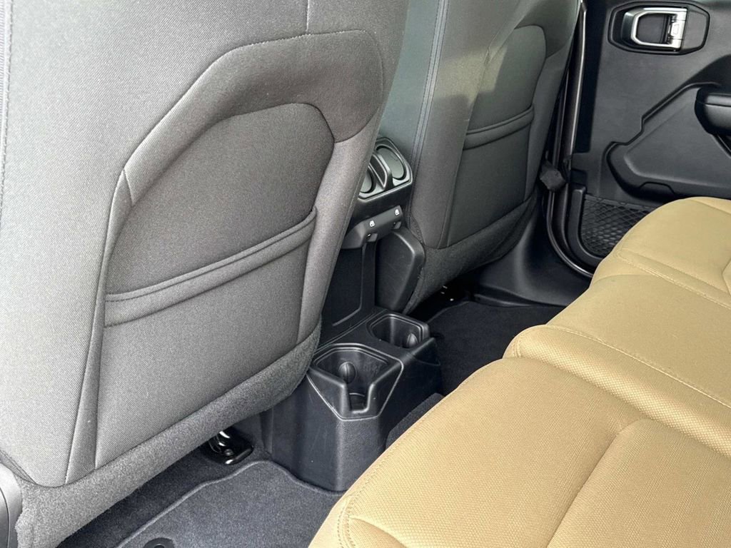 Used 2018 Jeep Wrangler Unlimited Sport S image 11