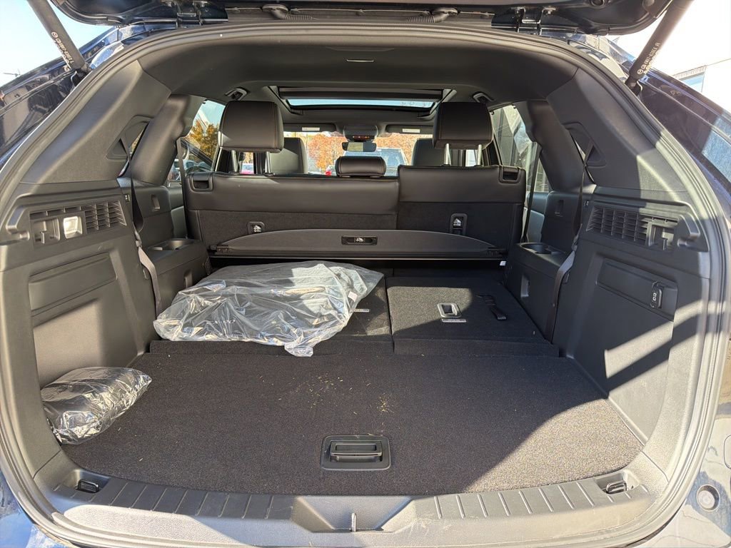 Used 2025 MAZDA CX-90 3.3 Turbo S w/ Premium Package image 18