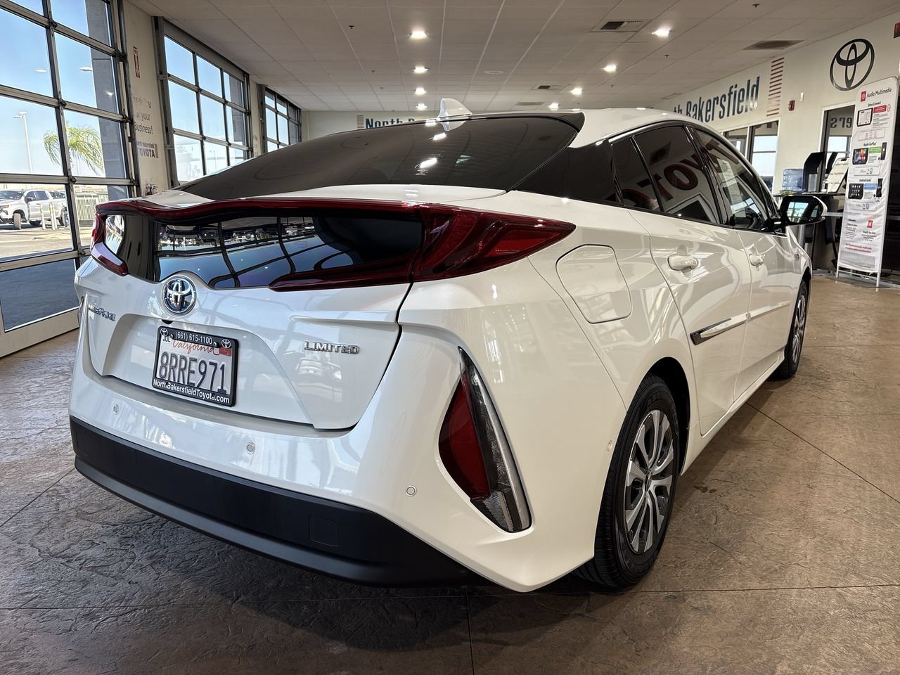Certified 2020 Toyota Prius Prime Limited FWD image 2