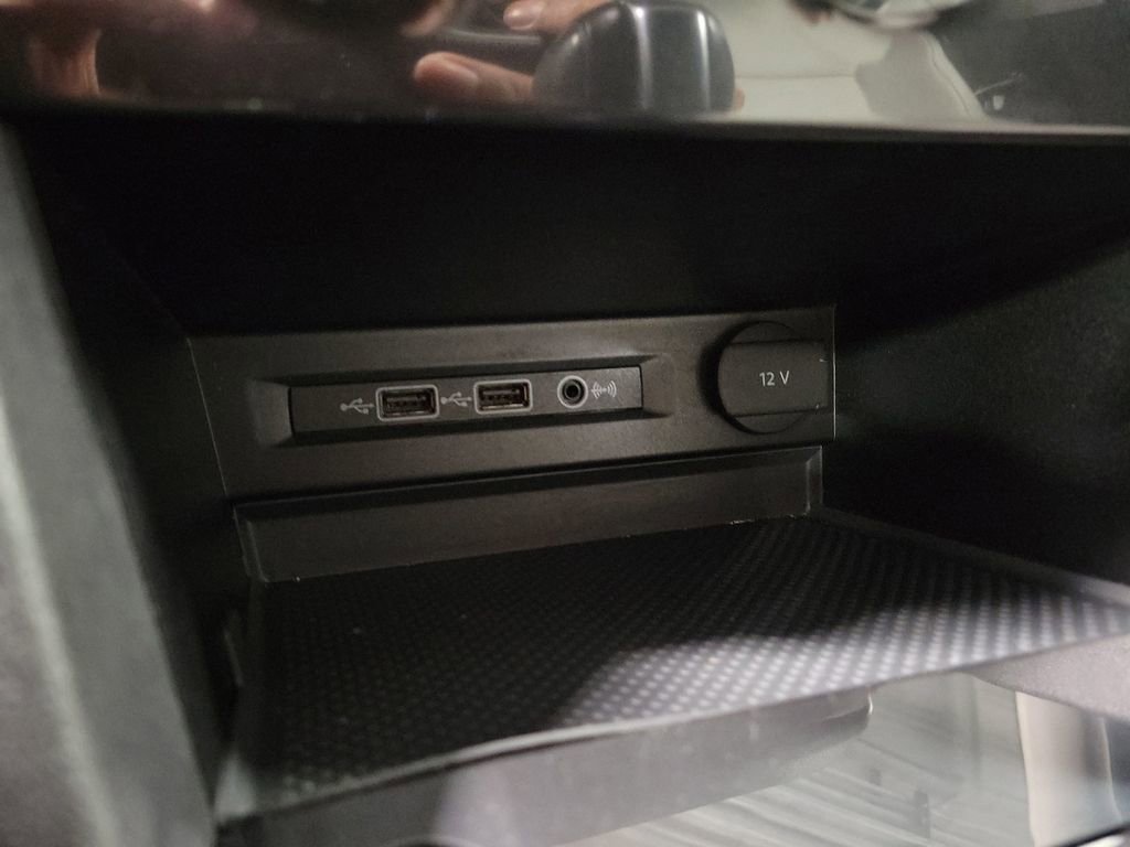 Used 2019 Volkswagen Tiguan SE image 17