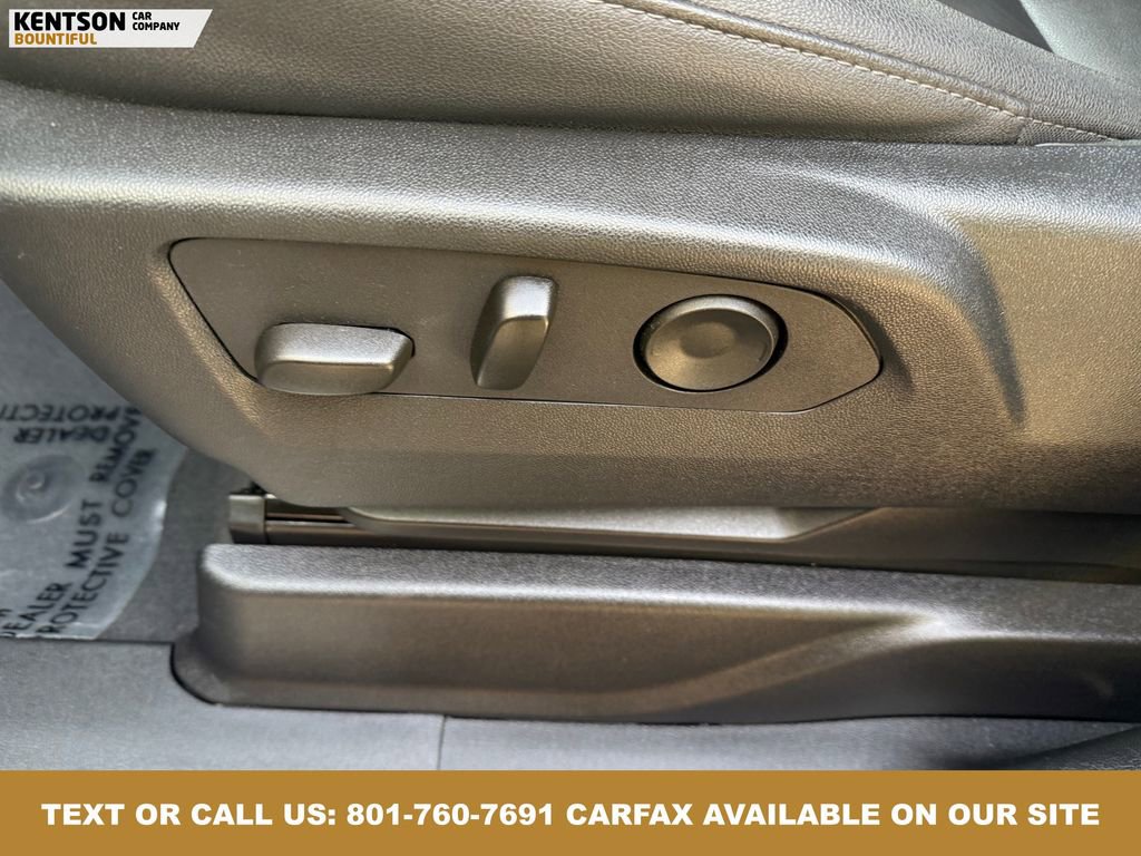 Used 2025 Chevrolet Suburban Z71 image 29