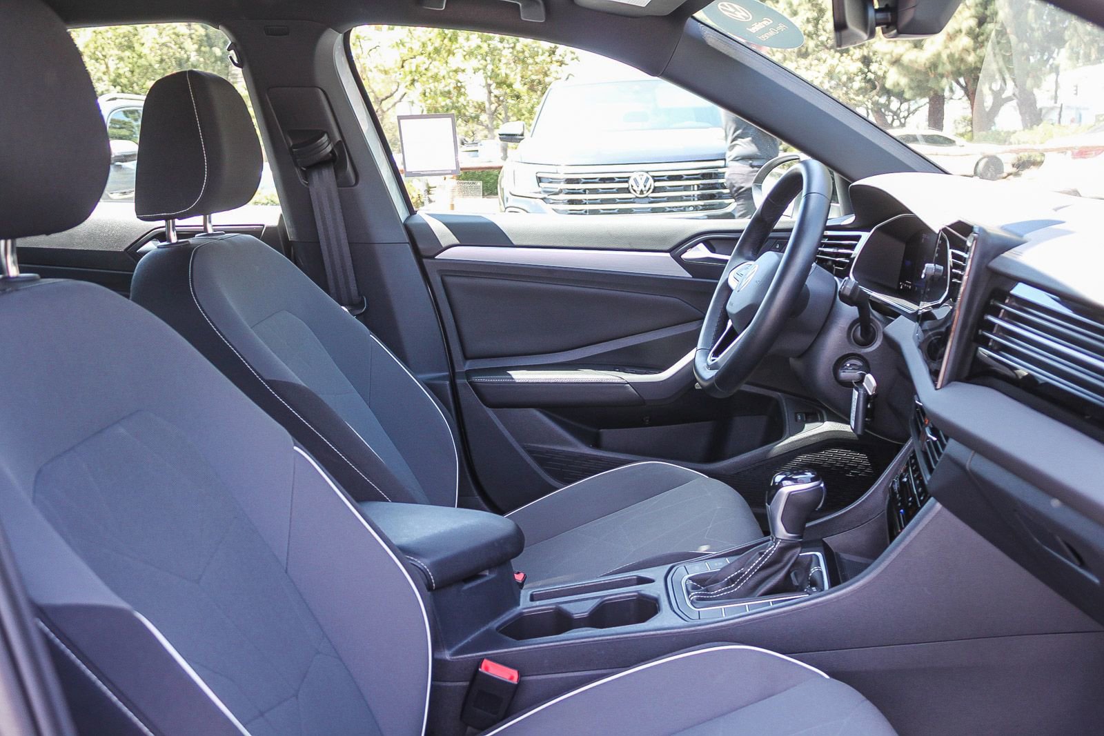 Used 2025 Volkswagen Jetta Sport FWD image 17