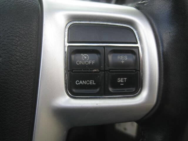 Used 2011 Chrysler 200 Limited image 27
