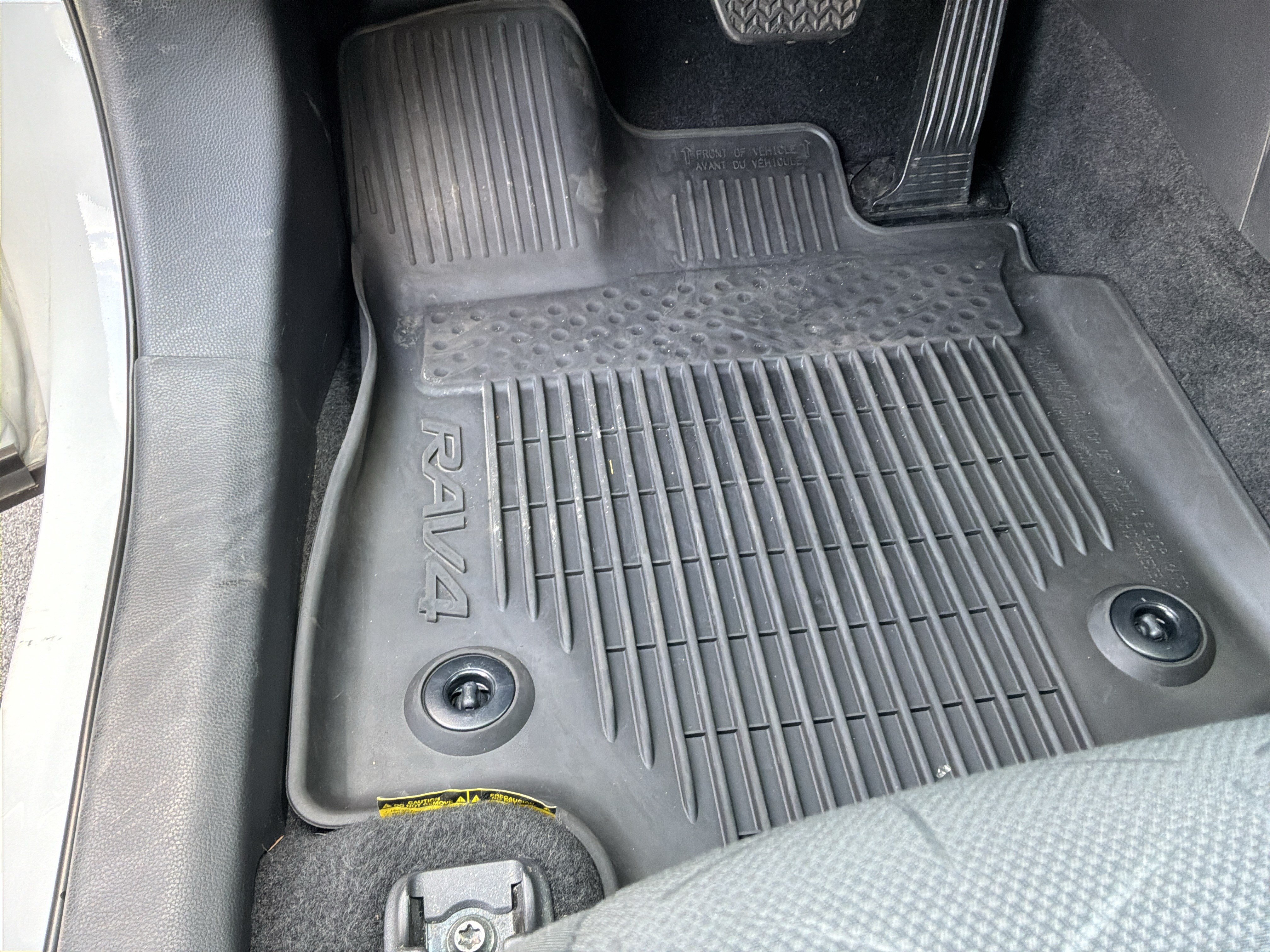 Used 2024 Toyota RAV4 XLE AWD/4WD image 17