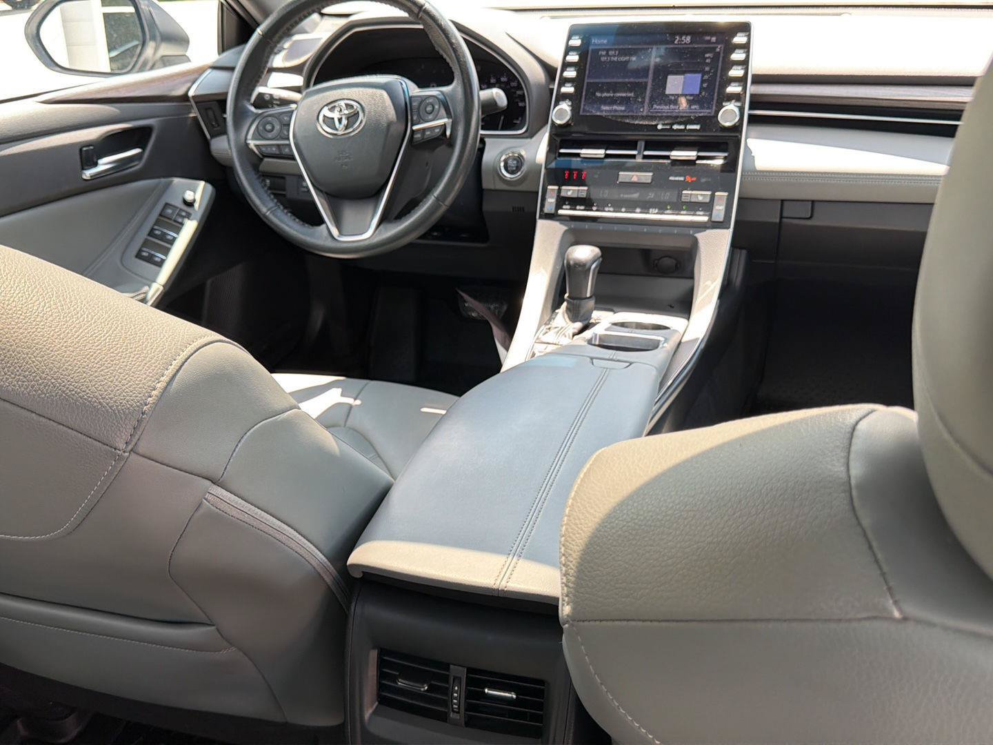 Used 2022 Toyota Avalon XLE w/ Moonroof Package FWD image 35