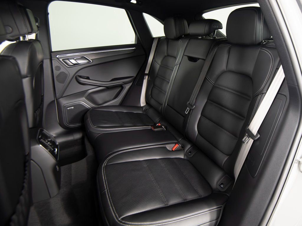 New 2026 Porsche Macan GTS image 37
