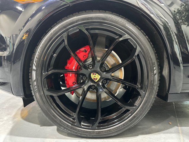 Used 2014 Porsche Cayenne GTS AWD/4WD image 7