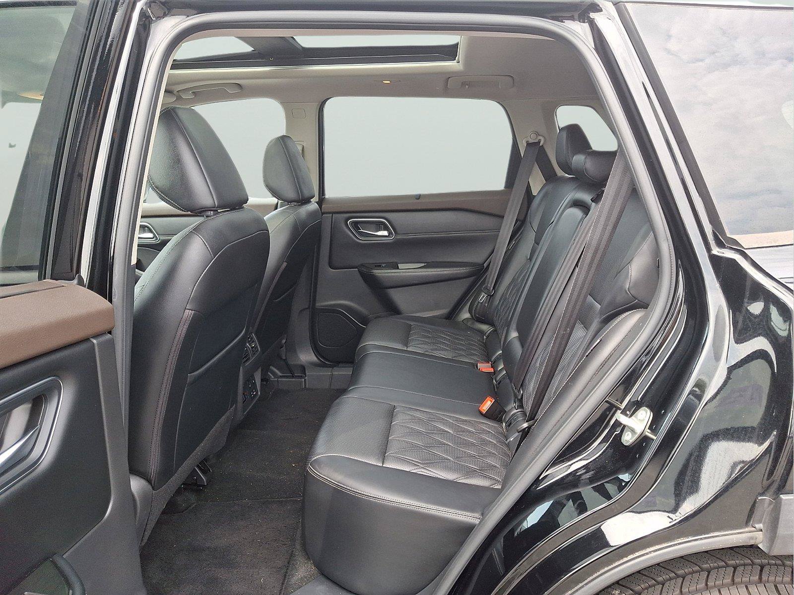 Used 2021 Nissan Rogue Platinum FWD image 8