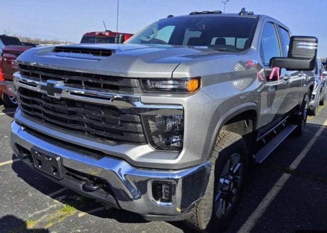 Used 2024 Chevrolet Silverado 3500 LT w/ All Star Edition AWD/4WD image 3