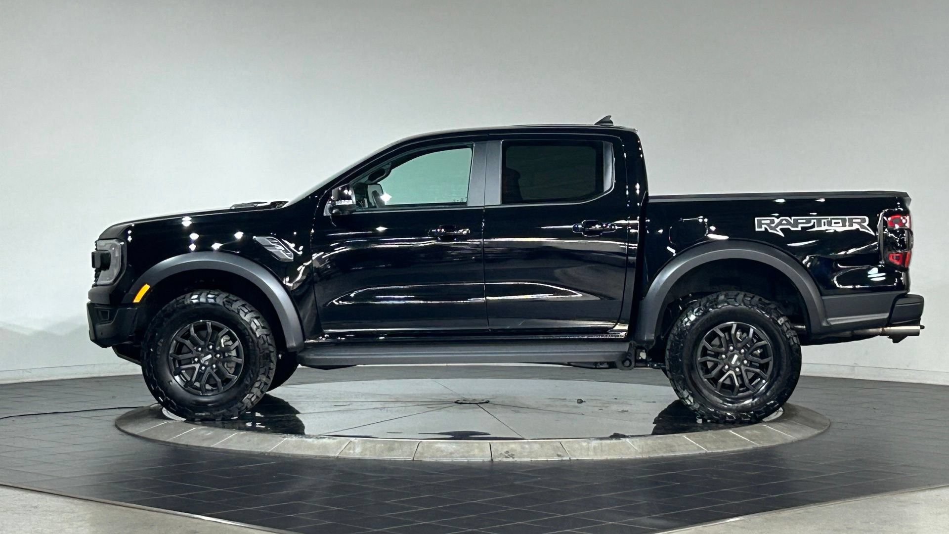 Used 2025 Ford Ranger Raptor AWD/4WD image 6