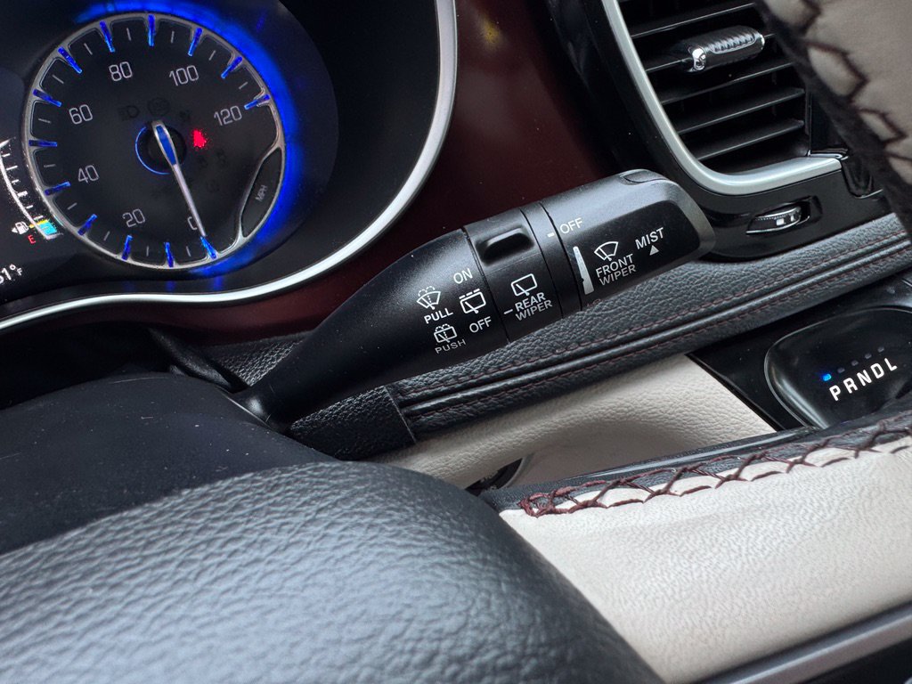 Used 2020 Chrysler Pacifica Limited FWD image 38
